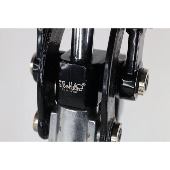 Il Mulino New York Distressed Cast Iron Stainless Steel Hand Press Juicer Black - Picture 2 of 12